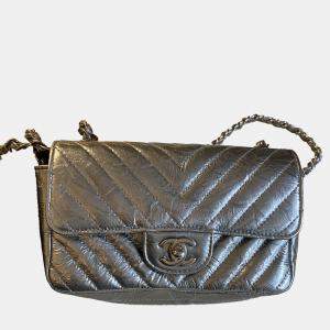 Chanel Large Mini Chevron Liquid SiLouis Vuittoner
