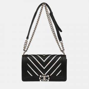Pre Owned Boy Chanel Black Calfskin Chevron Medium Shoulder Bag