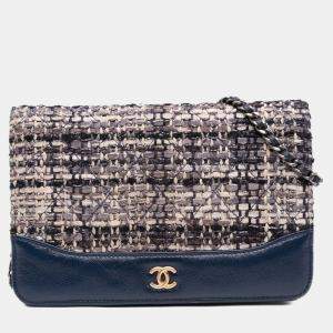 Pre Owned Chanel Beige Brown Quilted Tweed and Calfskin Gabrielle Wallet On Chain
