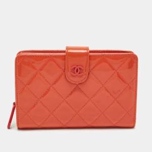Pre Owned Chanel Orange Quilted Patent Leather CC French Wallet