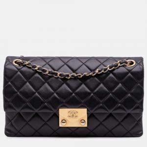 Pre Owned Chanel Black Quilted Lambskin Pagoda Accordion Flap