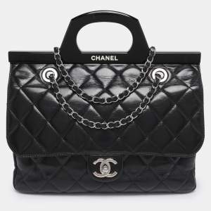 Pre Owned Chanel Black Quilted Glazed Leather Small CC Delivery Bag