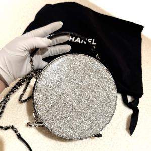 Pre Owned Chanel Round CC Patent Leather Glitter Shoulder Bag