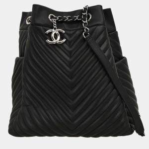Pre Owned Chanel Black Lambskin Chevron Drawstring Shoulder Bag