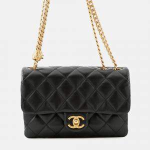 Pre Owned Chanel Matelasse Chain shoulder Black Lambskin Size 20