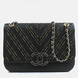 Pre Owned Chanel Black CC Chevron Sheepskin Chain Subtle Flap