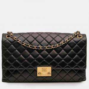 Pre Owned Chanel Black Quilted Lambskin Pagoda Accordion Flap