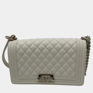 Pre Owned Chanel White Quilted Caviar Leather Medium Boy Flap Bag