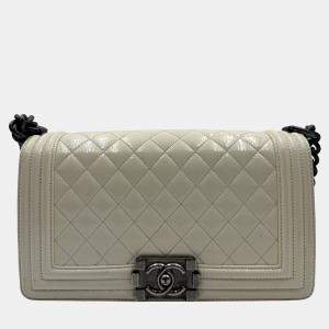 Pre Owned Chanel White Quilted Patent Leather Medium Boy Flap Bag