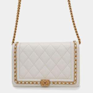 Pre Owned Chanel Boy White Soft Caviar Leather Round Chain Wallet