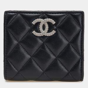 Pre Owned Chanel Black CC Quilted Lambskin Compact Bifold Wallet