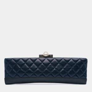 Pre Owned Chanel Navy Blue CC Quilted Lambskin Pearl Evening Baguette Clutch