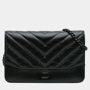 Pre Owned Chanel Black Chevron Aged Calfskin Gabrielle Wallet On Chain