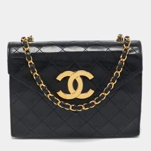 Pre Owned Chanel Black Quilted Leather Vintage CC Square Flap Bag 
