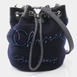 مملوكة مسبقًا Chanel Paris Hamburg Navy/Black Leather and Wool Shoulder Bag