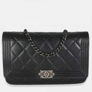 Pre Owned Chanel Black Quilted Lambskin Boy Wallet On Chain