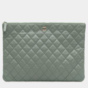 Pre Owned Chanel Green Large Quilted Lambskin O Case Clutch