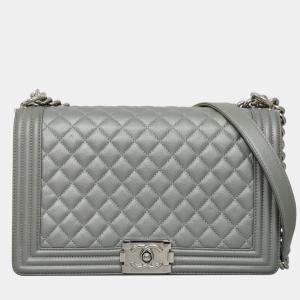 Pre Owned Caviar Leather New Medium Boy Bag