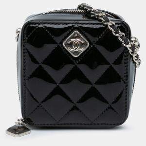 Pre Owned Chanel Black CC Quilted Patent Diamond Resin Clutch With Chain