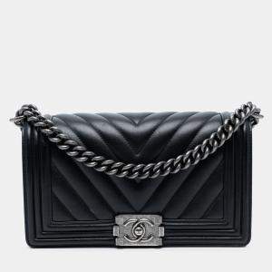 Pre Owned Chanel Black Old Medium Chevron Lambskin Boy Flap