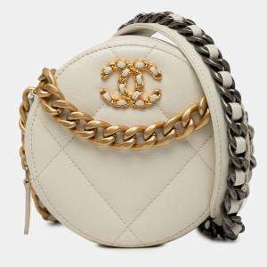 Pre Owned Chanel Quilted Goatskin 19 Round Clutch With Chain
