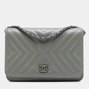 Pre Owned Chanel Grey Diagonal Chevron Calfskin Tassel Wallet On Chain