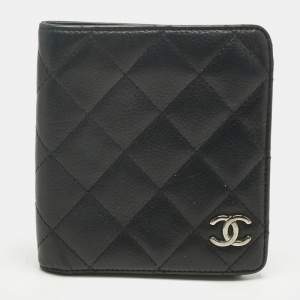 Pre Owned Chanel Black Quilted Leather CC Bifold Wallet