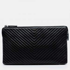 Pre Owned Chanel Black CC Chevron Caviar Zip Clutch