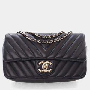 مملوكة مسبقًا Chanel Medium Black Lambskin Chevron Classic Single Flap Bag
