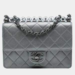 Pre Owned Chanel Silver Medium Quilted Metallic Goatskin Chic Pearls Flap