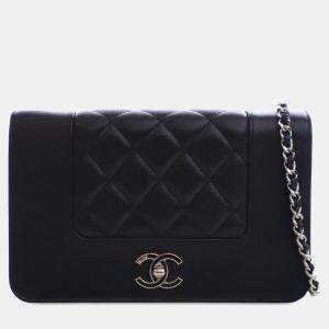 مملوكة مسبقًا Chanel Black Quilted Lambskin Mademoiselle Wallet on Chain