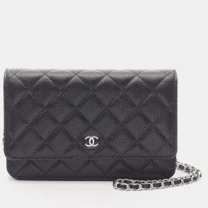 مملوكة مسبقًا Chanel Matelasse Shoulder Bag Calfskin Leather Black