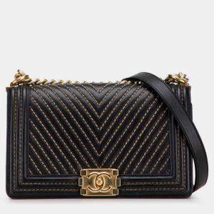 مملوكة مسبقًا Chanel Boy Chanel Chevron V-Stitch Chain Shoulder Bag In Black Leather
