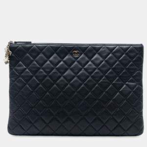 Pre Owned Chanel Blue CC Large Quilted Lambskin O Case Clutch
