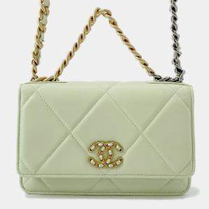 مملوكة مسبقًا Chanel Chanel19 Chain Wallet Light Green Lambskin