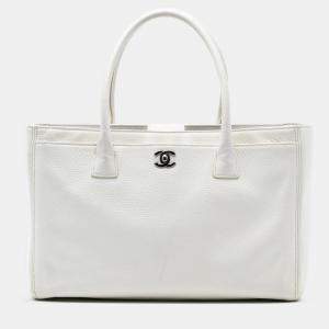Pre Owned Chanel White Medium Caviar Executive Cerf Tote