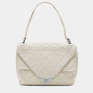 Pre Owned Chanel White CC Quilted Lambskin Padded Envelope Double Flap