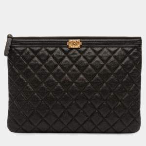 مملوكة مسبقًا Chanel Black Medium Quilted Caviar Boy O Case Clutch