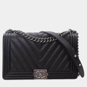 Pre Owned Chanel Black Medium Chevron Lambskin Boy Flap