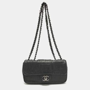 مملوكة مسبقًا حقيبة شانيل كلاسيك جلد وردي مبطن صغيرة بقلاب مزدوج