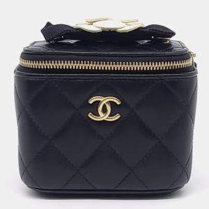 مملوكة مسبقًا Chanel Black Leather Camellia Vanity Small Crossbody Bag
