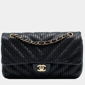 Pre Owned Chanel Black Medium Classic Chevron Calfskin Pleated Double Flap