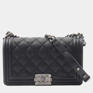 مملوكة مسبقًا Chanel Boy Chanel Shoulder Bag Leather Black