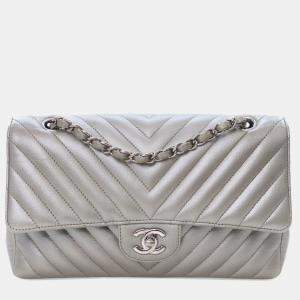 مملوكة مسبقًا Chanel Silver Medium Classic Chevron Caviar Double Flap