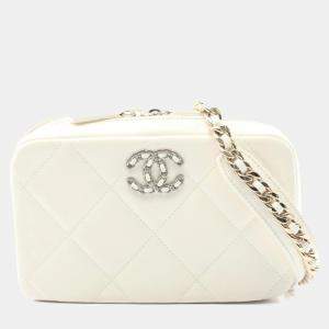 مملوكة مسبقًا حقيبة كتف شانيل 19 ماتلاسيه جلد أبيض