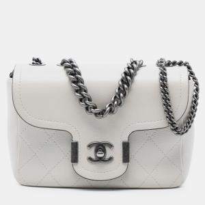 مملوكة مسبقًا Chanel White Paris-Greece Calfskin Archi Chic Flap