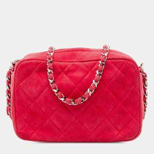 مملوكة مسبقًا Chanel Red Quilted Suede Camera Bag