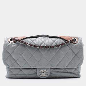 مملوكة مسبقًا Chanel Grey Jumbo Iridescent Calfskin In The Mix Flap