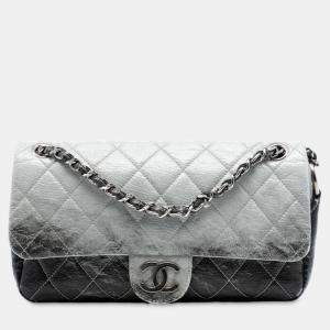 مملوكة مسبقًا Chanel Grey Small CC Quilted Vinyl Melrose Degrade Flap