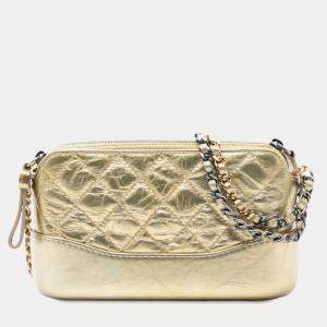 مملوكة مسبقًا Chanel Gold Quilted Metallic Aged Calfskin Gabrielle Clutch With Chain
